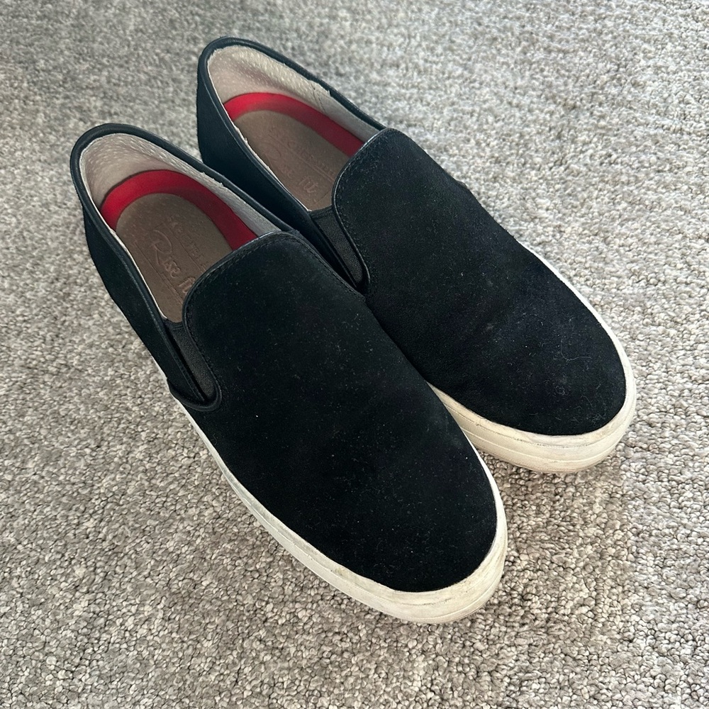 Black platform slide on